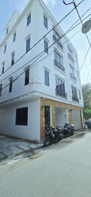 nhà mới cạnh nhổn-- lô góc - thang máy - ô tô thông