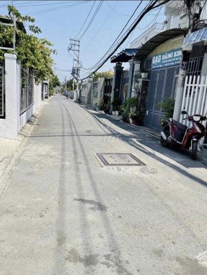 cần bán gấp dãy trọ 18p giá 1tỷ350 ngay gần khu công nghiệp lê minh xuân