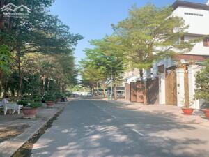 Bán đất nền Gia Hòa Quận 9 diện tích 100m2 đối diện Trung tâm thương mại, công viên giá chỉ 13 tỷ.