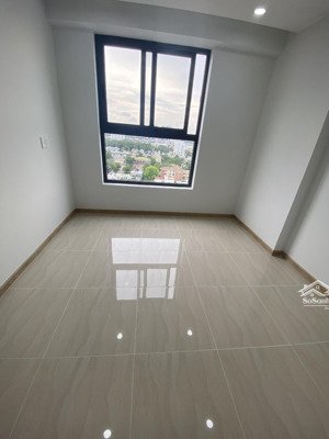 chính chủ cho thuê 5.5tr/căn 2pn 2wc bcons garden, nhà mới toanh