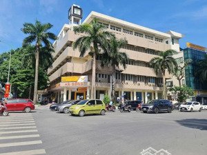 nhà c4-phố bà triệu-30m2 cách 1nhà ra phố. sổ vuông đẹp.gần chợ hà đông,bưu điện hđ 900m.hơn 5 ty.