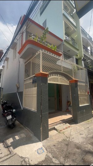 chỉ 6.3 tỷ mua ngay căn góc 2 mặt tiền hẻm xe hơi 752 lạc long quân - 4.3 x 12m lửng lầu giá 6.3 tỷ