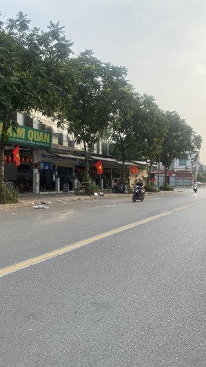 bán đất tặng nhà 2 tầng chợ kim quan, việt hưng, giá 5,5 tỷ