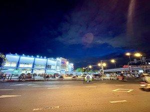 mặt tiền xa lộ hà nội 1.100m ngang 25m nở hậu xd 2 hầm + 20 tầng - 130 tỷ tl