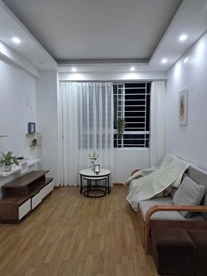 chính chủ gửi em bán căn hộ 2 phòng ngủ noxh hồng hà eco.
diện tích: 53m2 view đẹp hướng mát.