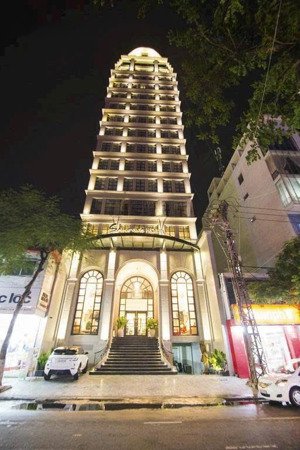 ngộp! bán gấp khách sạn mặt tiền yên thế-dt: 15x25m- hầm 7 tầng- hđt: 500tr/th- giá giảm 109 tỷ tl