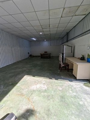 cho thuê 132 m2 mặt bằng kinh doanh, kho, xưởng giá rẻ mặt tiền đường phú thuận, quận 7