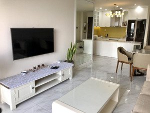 chính chủ bán căn góc 312 lạc long quân q.11. dt 66m2 2p 2wc. sh. giá 2,85 tỷ. lh 