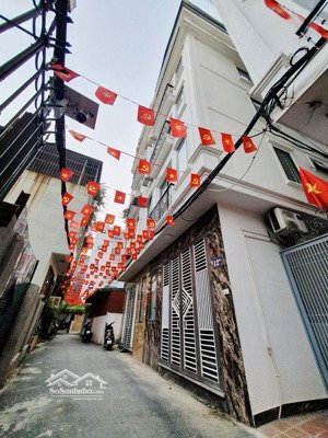 hộ khẩu hồ tây - siêu phẩm giá hời- lô góc - nhà mới - oto đỗ - ở sướng - tặng nội thất tiền tỷ