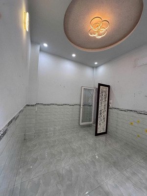 nhà 4 tầng - 4pn - sát mặt tiền - khu phan xích long - 61m2 - dt sử dụng 200m2 - chỉ 17.9 triệu