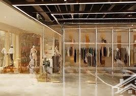 cho thuê siêu hiếm mp tràng tiền, ưu tiên sạch sẽ, dt 15m, mt 3m, wc rb, giá 30tr. lh 