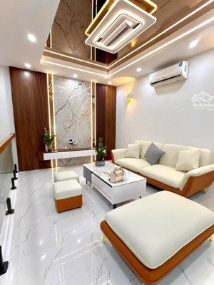 hàng hiếm trường chinh 6 tầng thang máy full nội thất
dt 42m, nhỉnh 11 tỷ,