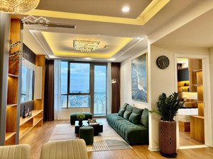 chính chủ cần bán 3 phòng ngủ 135m2 giá chỉ 8 tỷ sổ đỏ có sẵn sang tên luôn