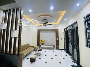 bát khối 5 tầng, nhà mới kính koong. nhỉnh 5x.. tỷ