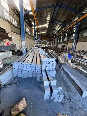 xưởng cho thuê đức hòa thượng dt 1200m giá 28tr đường content 40f chạy 24/24