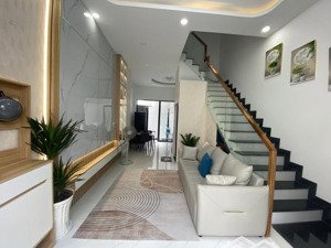 siêu phẩm kdc trường lưu, nhà mới đẹp 4pn 3wc. đối diện khu đông tăng long, khu phân lô đồng bộ