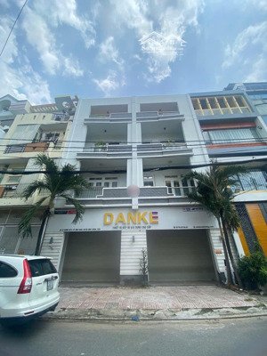 chủ cần bán gấp căn nhà mt đường nb phạm hùng phường 4 quận 8 dt 10x15m kết cấu 4 tầng giá 35 tỷ