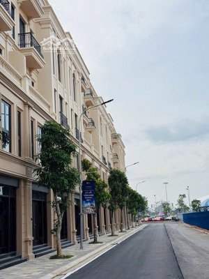 chính chủ bán căn 80 m2 gần hồ 32ha, gần ngã tư dự án vinhome cổ loa