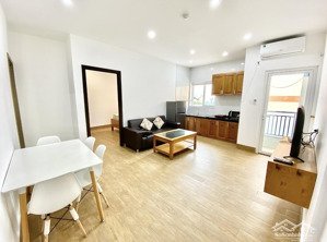 căn 1pn ngay khu ẩm thực phan xích long rộng rãi thoáng mát có bancol