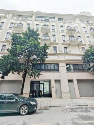 cho thuê nhà kđt him lam vạn phúc 96m2, 7 tầng thông sàn,có pccc,thang máy,điều hòa,nhiều slot ô tô