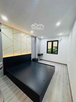 cần bán gấp phố hoàng hoa thám - lõi ba đình - lô góc - nhà đẹp kcbt - sát ô tô tránh