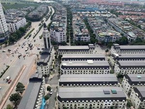 bán lk văn phú hà đông mặt trục chính , vị trí vàng để ở và kinh doanh . giá đầu tư