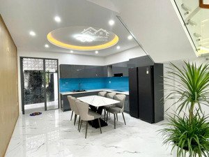 bán nhà 3 tầng 2 mặt tiền trường chinh và trần thái tông