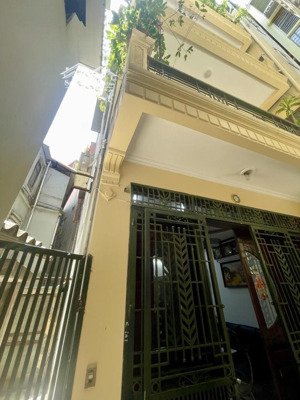 bán nhà tôn đức thắng-ngay ngã 6 ô chợ dừa-5 tầng dân xây-lô góc-30m ra mặt phố.