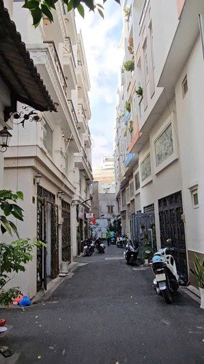 cách mặt tiền 50m xe hơi tới nơi! bán nhà đẹp (4x10m) 5 tầng - 4pn5wc nguyễn công hoan phú nhuận