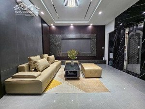 nhà đẹp phố ngọc lâm, lô góc, kd, gần phố cổ ngọc lâm, ô tô đỗ cổng, dt70 m, 4 tầng, giá 9,2 tỷ