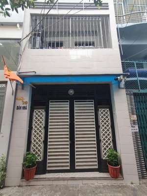 chính chủ bán nhà trung tâm cmt8