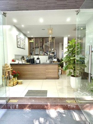 cho thuê biệt thự 180m x 4t. mt 9m nhà đẹp, mới. view thoáng, mọi mô hình kd nguyên căn kđt xa la