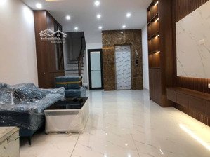 nhà xây đơn lập, thang máy, 6 ngủ rộng thoáng sáng.