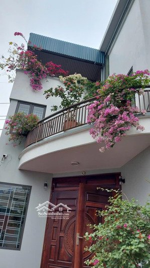 nhà 2.5 tầng kiên cố 194m2 cạnh metro hạ long, đường ô tô, 4 ngủ 3 wc, giá cần bán gấp