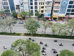 bán toà nhà văn phòng phố lê văn lương lô góc 3 mặt tiền vỉa hè rộng, ô tô dừng đỗ, 750 tr/m2.