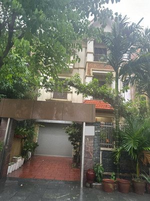 bán biệt thự vị trí vip nhất kđt việt hưng 152m2, hoàn thiện đẹp, sổ đỏ, giá cực rẻ gọi là mua được