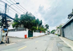 bán biệt thự góc 2 mt nguyễn ư dĩ, p.thảo điền, q2, dt: (15x22m)410m, giá: 90tỷ, hđt: 5000usd/tháng