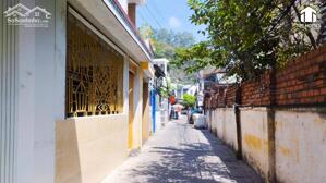 Bán nhà 2 tầng giáp ngay chợ Phương Sài khu vực kinh doanh đông đúc sầm uất