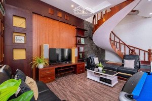 cho thuê villa biệt thự 4pn 5wc có hồ bơi lạc long quân sát công viên, kinh doanh homestay 15 người