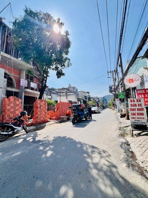 nhà mặt tiền trường thọ - gần xa lộ hà nội - 91m2 cấp 4 đang cho thuê kinh doanh