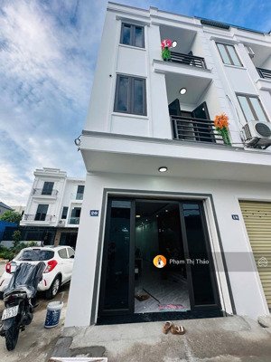 căn góc 3 tầng 3 mặt ngõ siêu thoáng tại hoàng mai đồng thái.gần đường wonbabk có bãi đỗ xe riêng