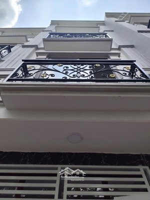 nhà đẹp sổ đỏ giá tốt biên giang sd 30/32m2*4t, 10m ô tô đỗ, giá 3.45 tỷ ctl lh mr khanh 