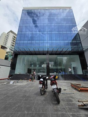 bán nhà góc 2 mặt tiền khu phạm văn đồng. dt (26x19m), 2 tầng hđt 100tr/th. giá 43 tỷ tl - tin thật