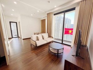 gia đình cần bán căn ecolake view đại từ, dt 120m giá 8.5 tỷ.lh 