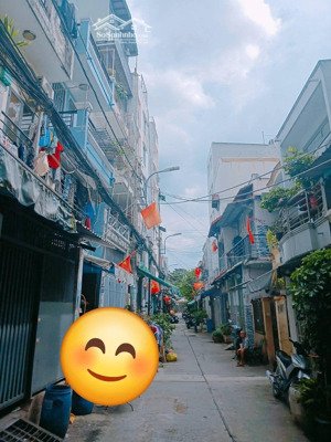 chính chủ bán gấp 200m2 đất tặng nhà - ngay phú mỹ hưng - trung tâm quận 7- hẻm xe hơi thông -13 tỷ