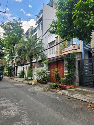 bán nhà hòa bình [ 4 x 15 ] công nhận đủ hẻm xe tải thông qua tô hiệu giá 6,95 tỷ.