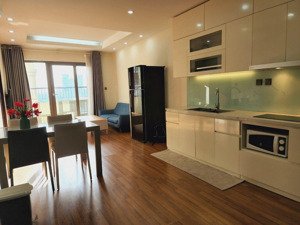 siêu hiếm! có slot ô tô cho thuê căn hộ home city 2 ngủ 2wc, full đồ đẹp 15 triệu/th. 