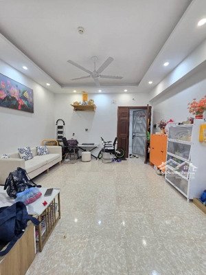 toà 30t2 mạc thái tổ, 3 phòng ngủ 2 nhà vệ sinh