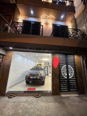 siêu phẩm lõi hai bà trưng, ngõ rộng ô tô, thang máy nhập khẩu, vị trí siêu đẹp, 43m2x5,6mx11,88tỷ