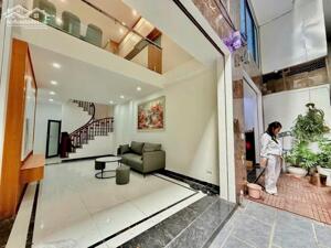 Bán nhà mặt phố Cát Linh 28m2 vỉa hè rộng hai thoáng vị trí đẹp 12.5 tỷ